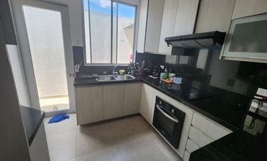 Samborondon, Se renta Excelente departamento 3 dormitorios amoblado con patio