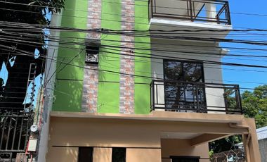 Townhouse with 4 Bedrooms and 1 Car Garage in West Fairview, Quezon City. PH2708