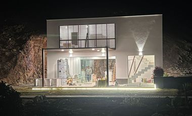 SE VENDE CASA DE PLAYA DE ESTRENO