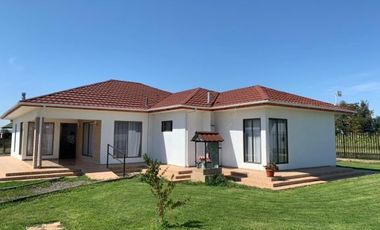 Hermosa casa en condominio sector Santa Rita Pelarco