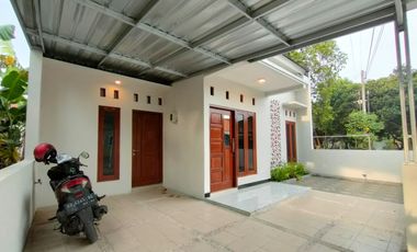 Rumah baru siap huni di selatan terminal giwangan dekat uad