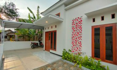 Rumah baru siap huni di selatan terminal giwangan dekat uad
