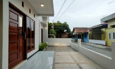 Rumah baru siap huni di selatan terminal giwangan dekat uad