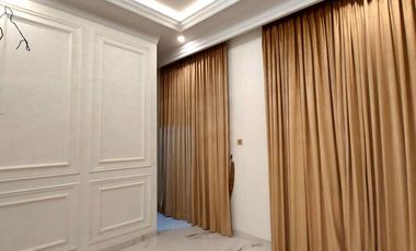 The Johar Mansion Hunian Klasik Mediterania dengan Kolam Renang Pribadi