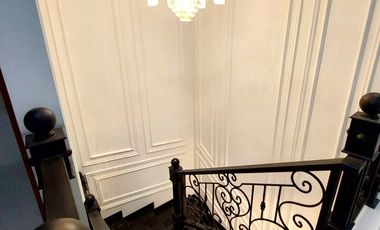 The Johar Mansion Hunian Klasik Mediterania dengan Kolam Renang Pribadi