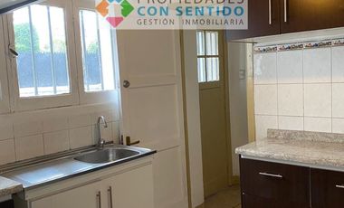 CASA COMERCIAL SE ARRIENDA