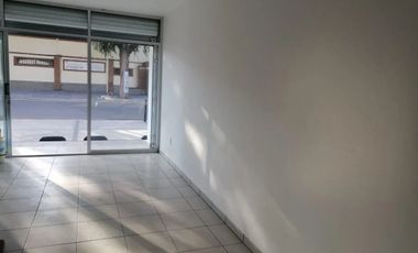 En Metepec, Local en Renta, en Plaza, Calle 5 de Febrero y Av Estado de México, 10 Min Toluca