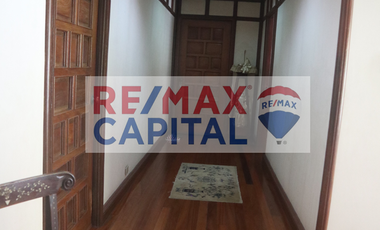 AM - FOR SALE: 6 Bedroom House in Dasmariñas Village, Makati