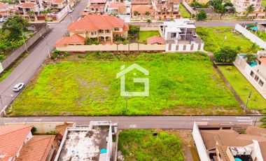 Terrenos en Venta en Esteban Quirola: Descubre la libertad de construir tu hogar perfecto en Machala