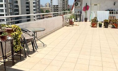 Iluminado y excelente vista, remodelado, Departamento 2 Dormitorios 1 Oficina 2 Baños Cocina cerrada Estacionamiento y Bodega
