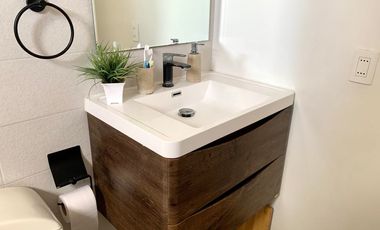 Iluminado y excelente vista, remodelado, Departamento 2 Dormitorios 1 Oficina 2 Baños Cocina cerrada Estacionamiento y Bodega