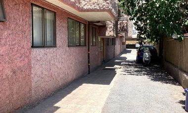 Iluminado y excelente vista, remodelado, Departamento 2 Dormitorios 1 Oficina 2 Baños Cocina cerrada Estacionamiento y Bodega