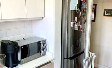 Iluminado y excelente vista, remodelado, Departamento 2 Dormitorios 1 Oficina 2 Baños Cocina cerrada Estacionamiento y Bodega