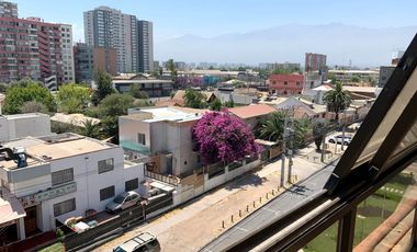 Iluminado y excelente vista, remodelado, Departamento 2 Dormitorios 1 Oficina 2 Baños Cocina cerrada Estacionamiento y Bodega