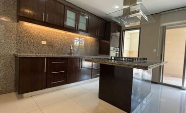 Casa en renta de 4 recámaras junto a SONATA
