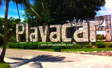 Casa de 4 recamaras con alberca privada, acceso al mar 2 departamentos independientes en venta en Playacar Fase 2.