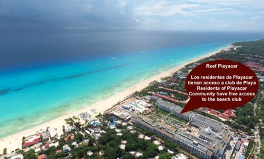 Casa de 4 recamaras con alberca privada, acceso al mar 2 departamentos independientes en venta en Playacar Fase 2.