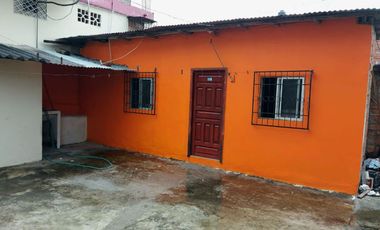 casa con locales de venta en manta zona centro