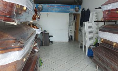 casa con locales de venta en manta zona centro