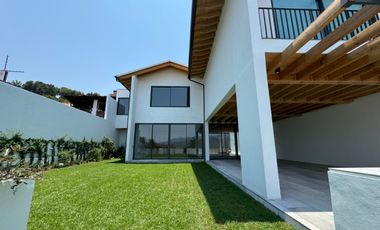 Casa en venta en el centro de Valle de Bravo