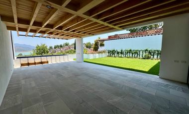 Casa en venta en el centro de Valle de Bravo