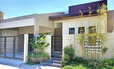 For Sale 3-BR Bungalow House in BF Homes Paranaque
