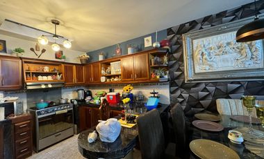 Mecánica con departamento en venta en Loja