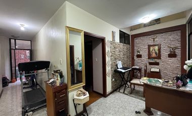 Mecánica con departamento en venta en Loja