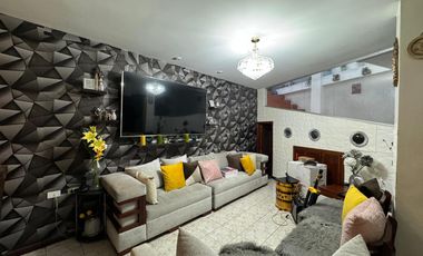 Mecánica con departamento en venta en Loja