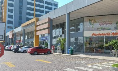 Local Alquilo en  Plaza Comercial en Duràn