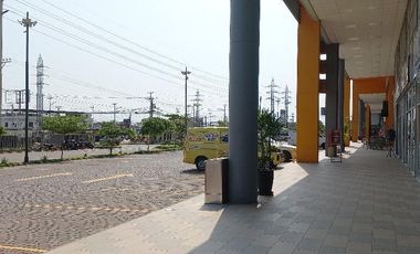 Local Alquilo en  Plaza Comercial en Duràn