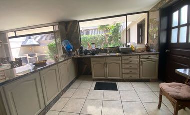 CASA DE VENTA EN EL BOSQUE: UBICACIÓN ESTRATÉGICA, PARA USO COMERCIAL O RESIDENCIAL 340 M2, $330.000