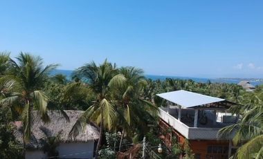 SE VENDE Casa con piscina privada y vista al mar en Punta Zicatela por Alberto Kalach