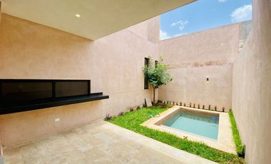 Herrmosa villa equipada, con piscina, cuarto de servicio, cerca de Av. Temozón.