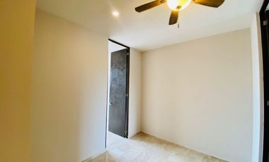 Herrmosa villa equipada, con piscina, cuarto de servicio, cerca de Av. Temozón.