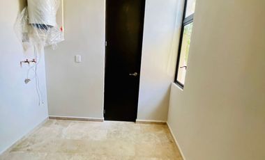 Herrmosa villa equipada, con piscina, cuarto de servicio, cerca de Av. Temozón.