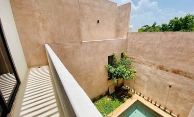 Herrmosa villa equipada, con piscina, cuarto de servicio, cerca de Av. Temozón.