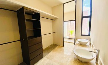 Herrmosa villa equipada, con piscina, cuarto de servicio, cerca de Av. Temozón.