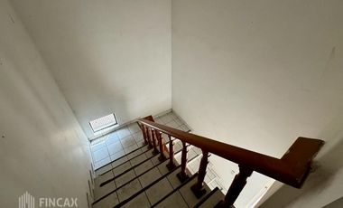 Bodega con Oficinas en Renta Aguaruto 500m2