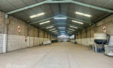 Bodega con Oficinas en Renta Aguaruto 500m2