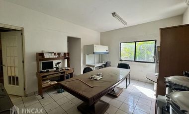 Bodega con Oficinas en Renta Aguaruto 500m2