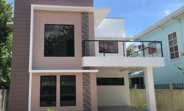 Modern House for Sale in Corona Del Mar