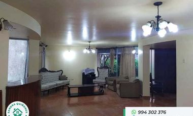 VENTA DE CASA CON DOS PISCINAS EN CHOSICA