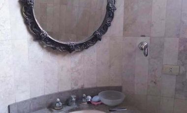 VENTA DE CASA CON DOS PISCINAS EN CHOSICA