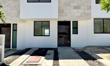 Amplia casa en venta en Cd Maderas El Marqués en Queretaro