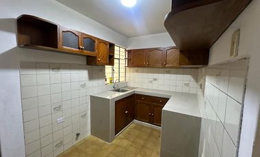 SE VENDE Casa Comercial Cerca A Morales Duarez Con Av. Universitaria