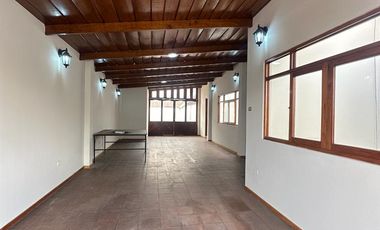 SE VENDE Casa Comercial Cerca A Morales Duarez Con Av. Universitaria