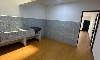 SE VENDE Casa Comercial Cerca A Morales Duarez Con Av. Universitaria
