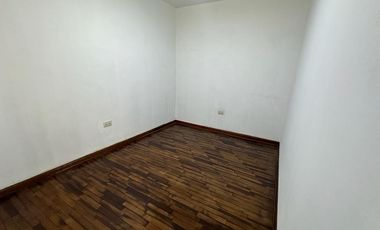 SE VENDE Casa Comercial Cerca A Morales Duarez Con Av. Universitaria
