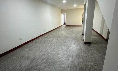 SE VENDE Casa Comercial Cerca A Morales Duarez Con Av. Universitaria